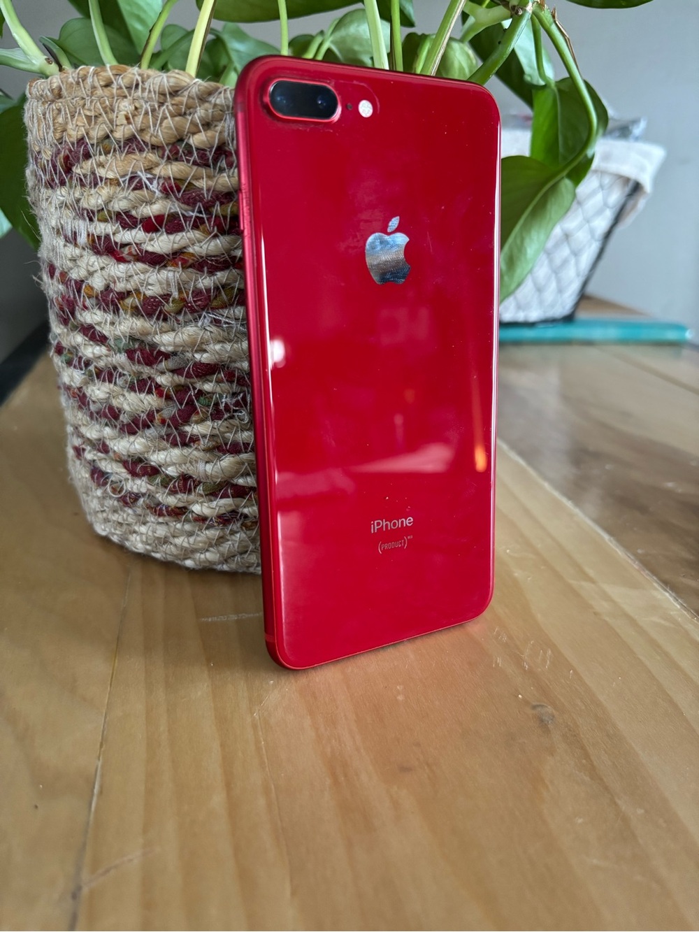 Apple iPhone 8plus (RED)